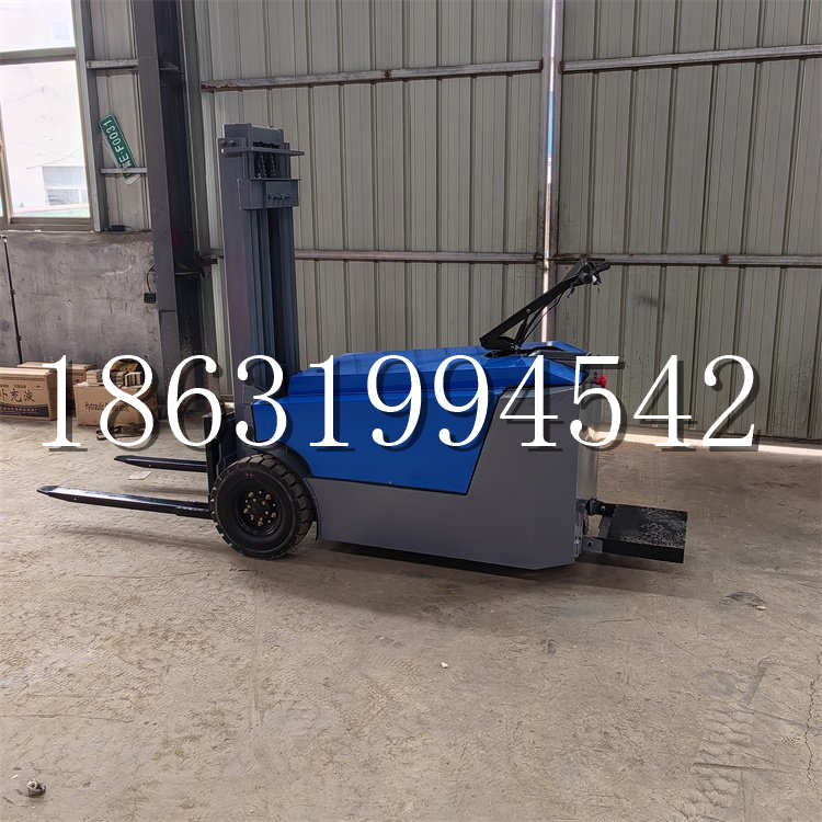 黑山县全电动叉车插腿式堆高车液压装卸车1.5吨升高小型站驾式铲车